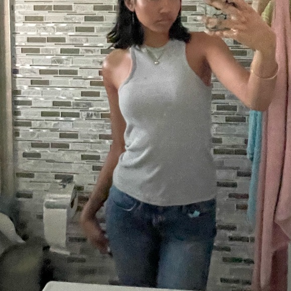 UO Grey stretchy tank top - Picture 6 of 7